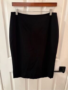 Donna Karan Black Fitted Pencil Skirt